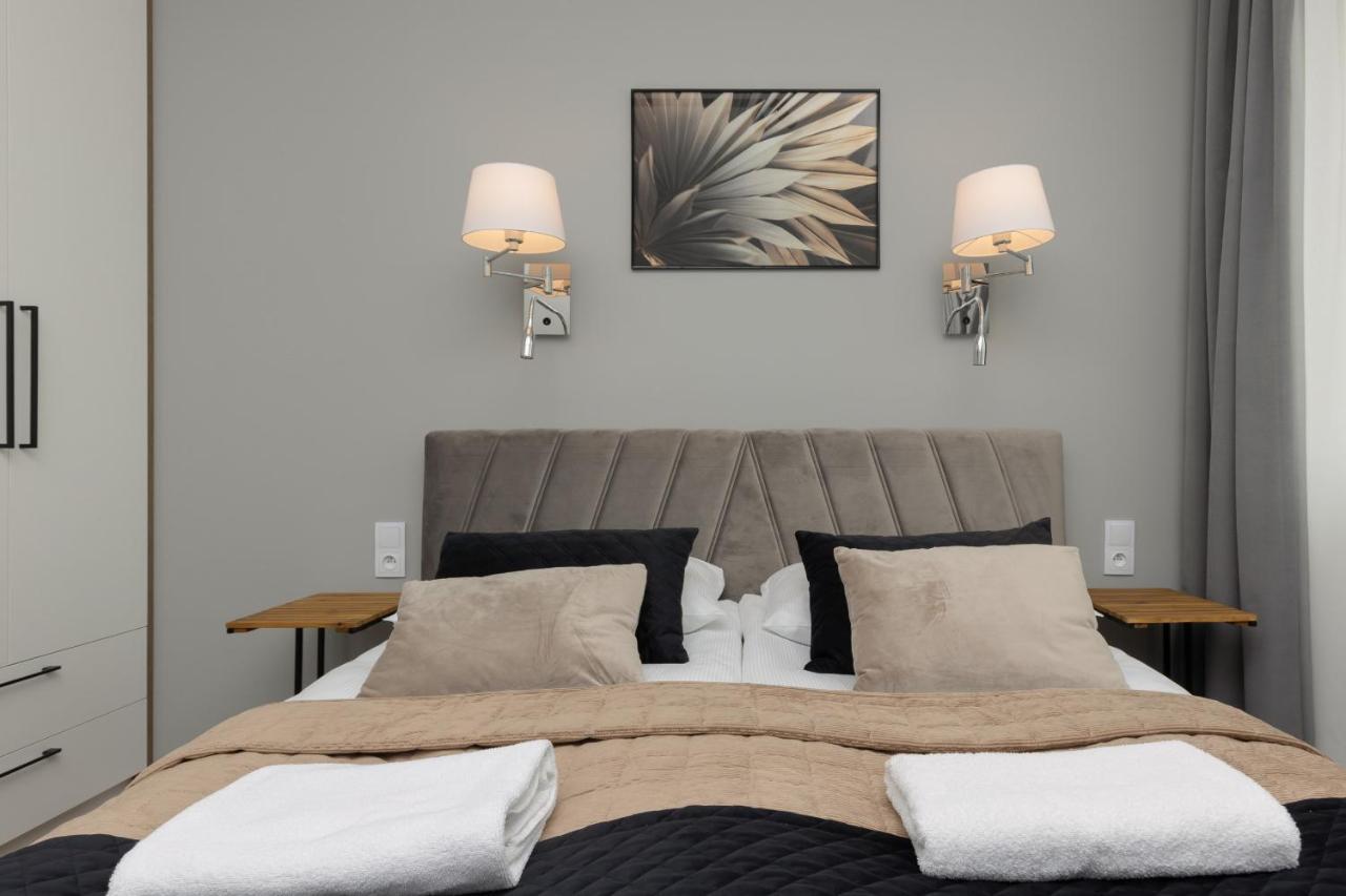 Stunning Family Apartment Ursynow With Parking & Balcony By Noclegi Renters วอร์ซอ ภายนอก รูปภาพ